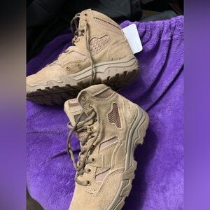 511 Men’s 6.5 Tactical or Work Boots.